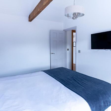 Apartment 6 At Number 8: City Centre, 1 Bedroom, Sofa Bed In Lounge カンタベリー エクステリア 写真
