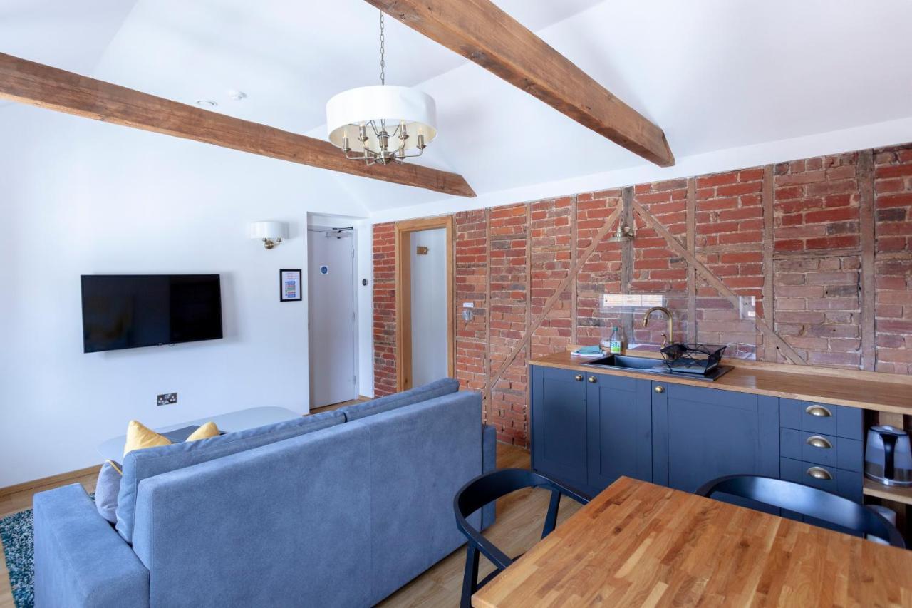 Apartment 6 At Number 8: City Centre, 1 Bedroom, Sofa Bed In Lounge カンタベリー エクステリア 写真
